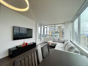 6333 Silver Ave in Burnaby, BC - Building Photo - Building Photo