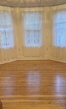 97 Courtland St, Unit 2 in Worcester, MA - Building Photo - Building Photo