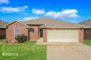 4416 Applegate Dr in Moore, OK - Building Photo