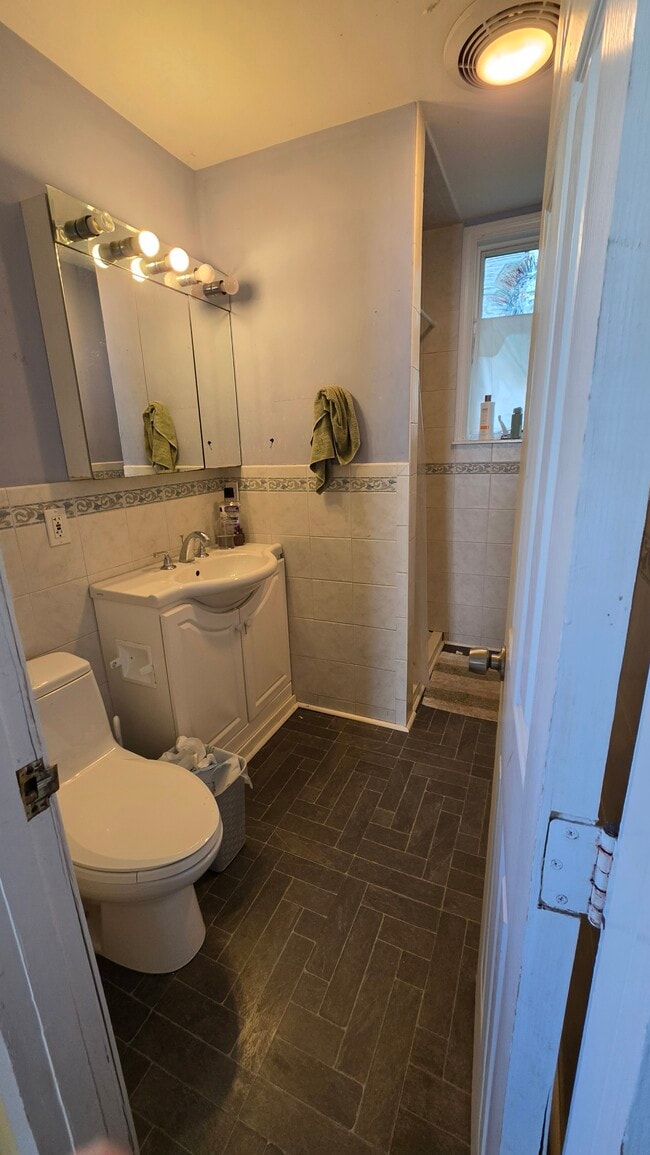 7 Ashford Ter, Unit 7