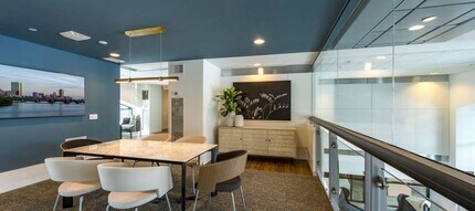 32 Cambridgepark Dr, Unit 1102 in Cambridge, MA - Foto de edificio - Building Photo