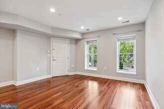 64 W St NW in Washington, DC - Building Photo - Building Photo