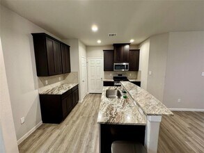 13443 Blair Gln in Houston, TX - Building Photo - Building Photo