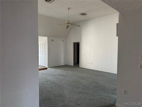 1050 S Crystal Glen Dr in Lecanto, FL - Building Photo - Building Photo