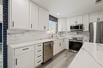 9436 Amberton Pkwy in Dallas, TX - Building Photo - Building Photo