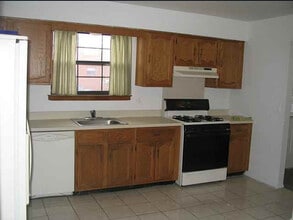 3405 Wellington Ct in Hillsborough, NJ - Building Photo - Building Photo
