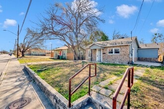 120 Bank St in San Antonio, TX - Building Photo - Building Photo