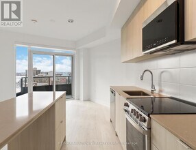 2088 James St in Burlington, ON - Building Photo - Building Photo