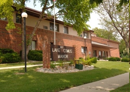 Lake Comus Manor in Delavan, WI - Foto de edificio - Building Photo