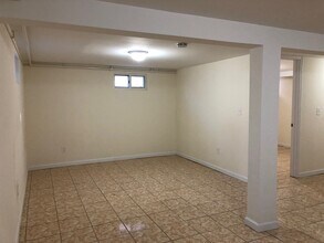 13536 128th St, Unit Basement in South Ozone Park, NY - Foto de edificio - Building Photo