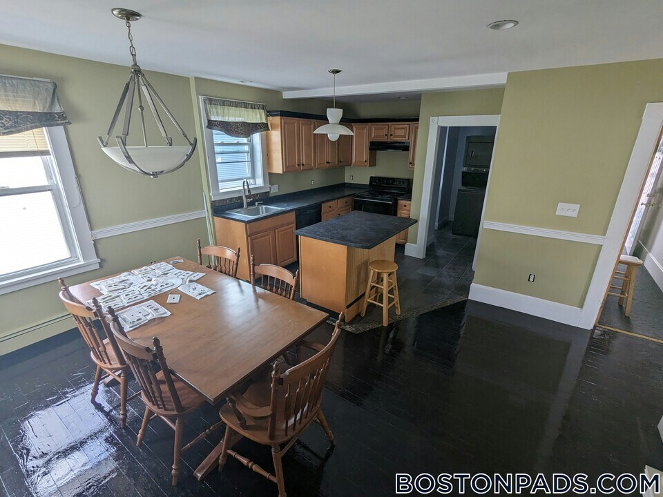 26 West St in Malden, MA - Building Photo