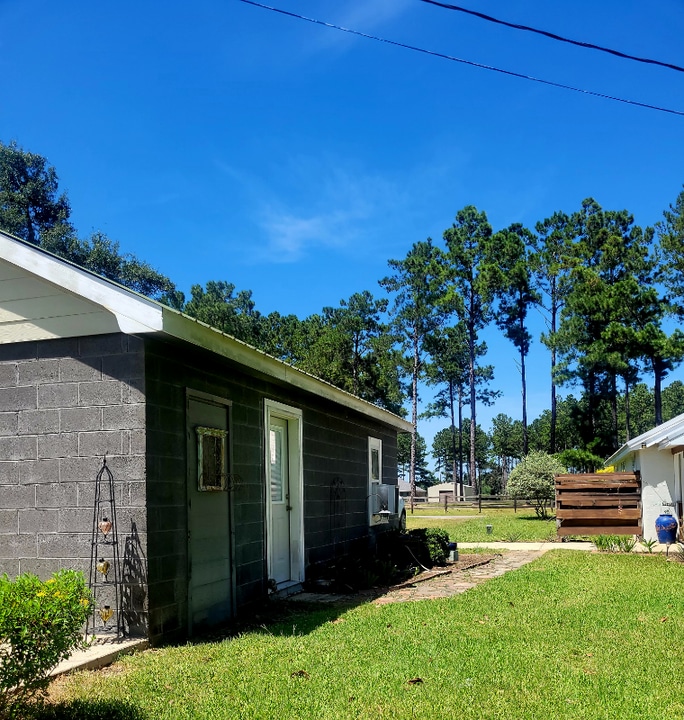123 Gordon Rd in Lucedale, MS - Building Photo