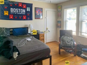 58 Buzzells Ln in Medford, MA - Foto de edificio - Building Photo
