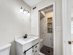 1127 Harris Way in Galveston, TX - Building Photo - Building Photo