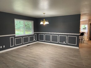 7600 NW Wildcat Lake Rd in Bremerton, WA - Building Photo - Building Photo