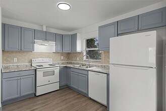 663 S Econlockhatchee Trail in Orlando, FL - Building Photo - Building Photo
