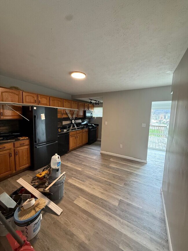 1393 Leishman Ave in New Kensington, PA - Building Photo - Building Photo