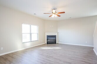 8581 Braylen Manor Dr in Douglasville, GA - Building Photo - Building Photo