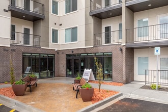 Riverwalk Apartments in Idaho Falls, ID - Foto de edificio - Building Photo