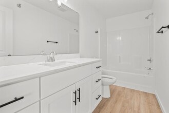 Twin Oaks Apartments in Hudson, IA - Building Photo - Building Photo