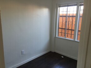 7404 S Western Ave in Los Angeles, CA - Building Photo - Building Photo