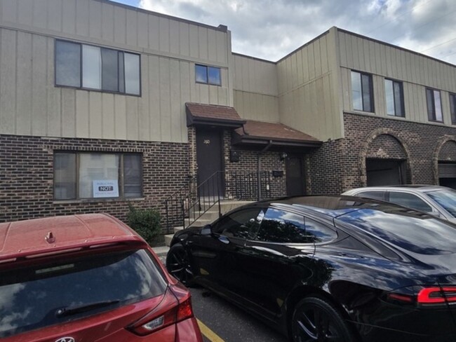 260 E Rimini Ct in Palatine, IL - Building Photo - Building Photo