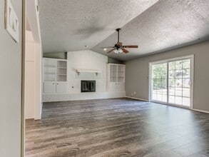 2715 Bethany Oaks Dr in Norman, OK - Building Photo - Building Photo