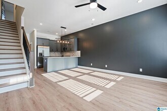 1712 Chase Ct in Hoover, AL - Foto de edificio - Building Photo