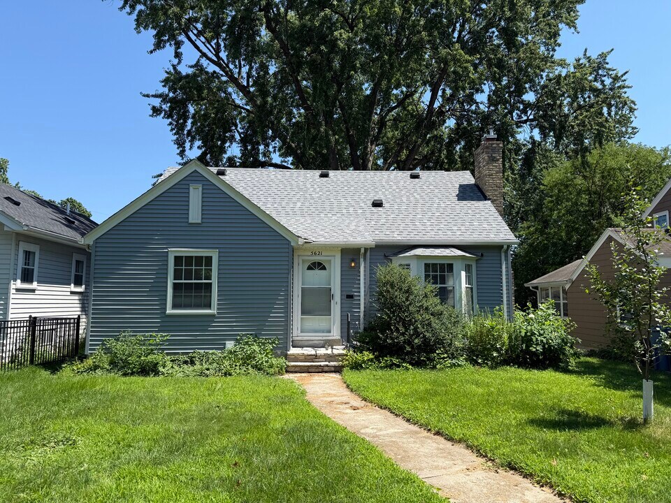 5621 16th Ave S in Minneapolis, MN - Building Photo
