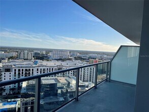 400 Central Ave in St. Petersburg, FL - Foto de edificio - Building Photo