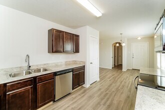 5014 Jade Crossing in San Antonio, TX - Building Photo - Building Photo
