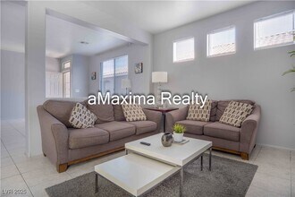 2401 Predera Ave in Henderson, NV - Building Photo - Building Photo