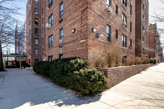 9406 34th Ave in Jackson Heights, NY - Building Photo - Building Photo