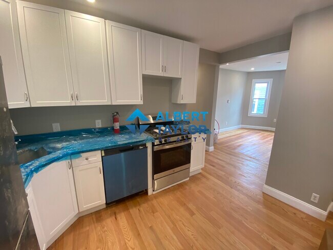 10 Cambridge Ter, Unit 1