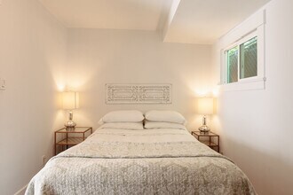 11321 Mississippi Ave, Unit 11321 in Los Angeles, CA - Building Photo - Building Photo