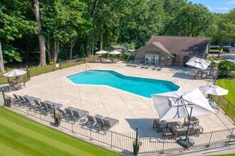 Cordoba Apartments in Farmington Hills, MI - Foto de edificio - Building Photo