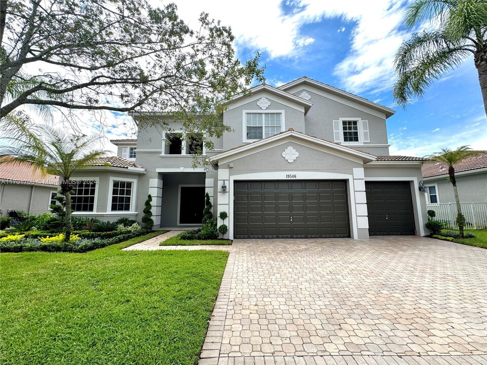 19506 N Coquina Way in Weston, FL - Building Photo