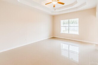 16 N "E" St in McAllen, TX - Building Photo - Building Photo