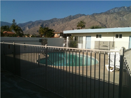 DESERT PARK APARTMENTS in Palm Springs, CA - Building Photo