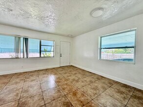 355 NW 8th Ave in Delray Beach, FL - Building Photo - Building Photo