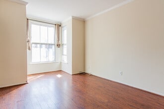 3036 N Seminary Ave, Unit 2 in Chicago, IL - Building Photo - Building Photo