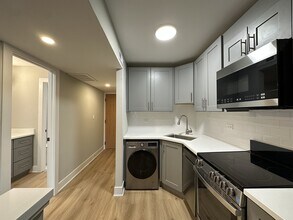 1214 N La Salle Dr, Unit J08P in Chicago, IL - Building Photo - Building Photo