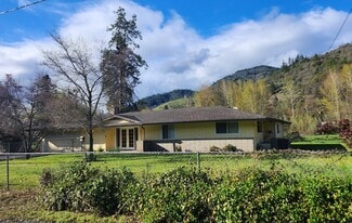 4542 Averill Dr in Grants Pass, OR - Building Photo