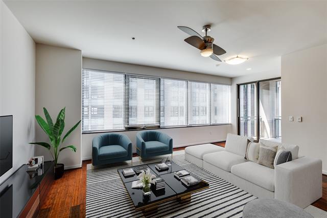 1200 Main St in Dallas, TX - Foto de edificio - Building Photo