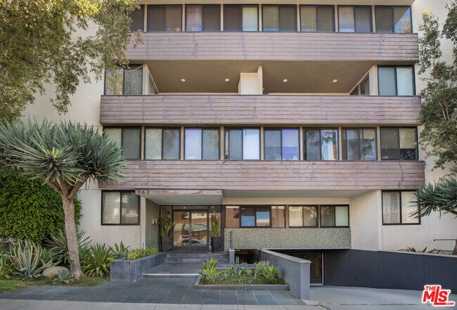 262 N Crescent Dr-Unit -1C in Beverly Hills, CA - Building Photo - Building Photo