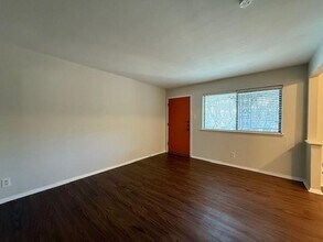 5004 Live Oak St in Dallas, TX - Building Photo - Building Photo