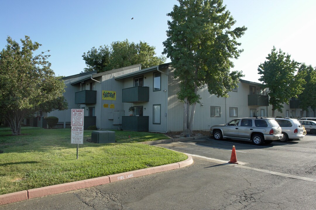 Southwind Apartments in Lodi, CA - Building Photo