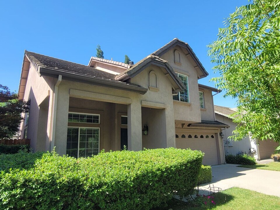 2518 Burnaby Way in Sacramento, CA - Building Photo