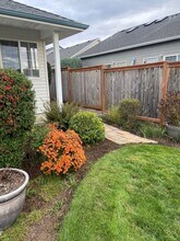 5482-5486 Monterey Dr SE in Salem, OR - Building Photo - Building Photo