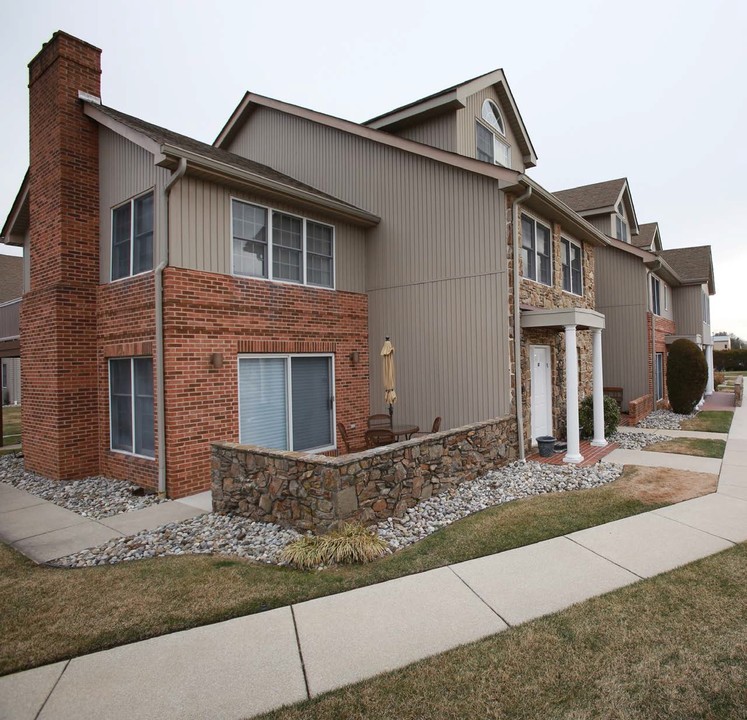 Harlen Court in Vineland, NJ - Building Photo